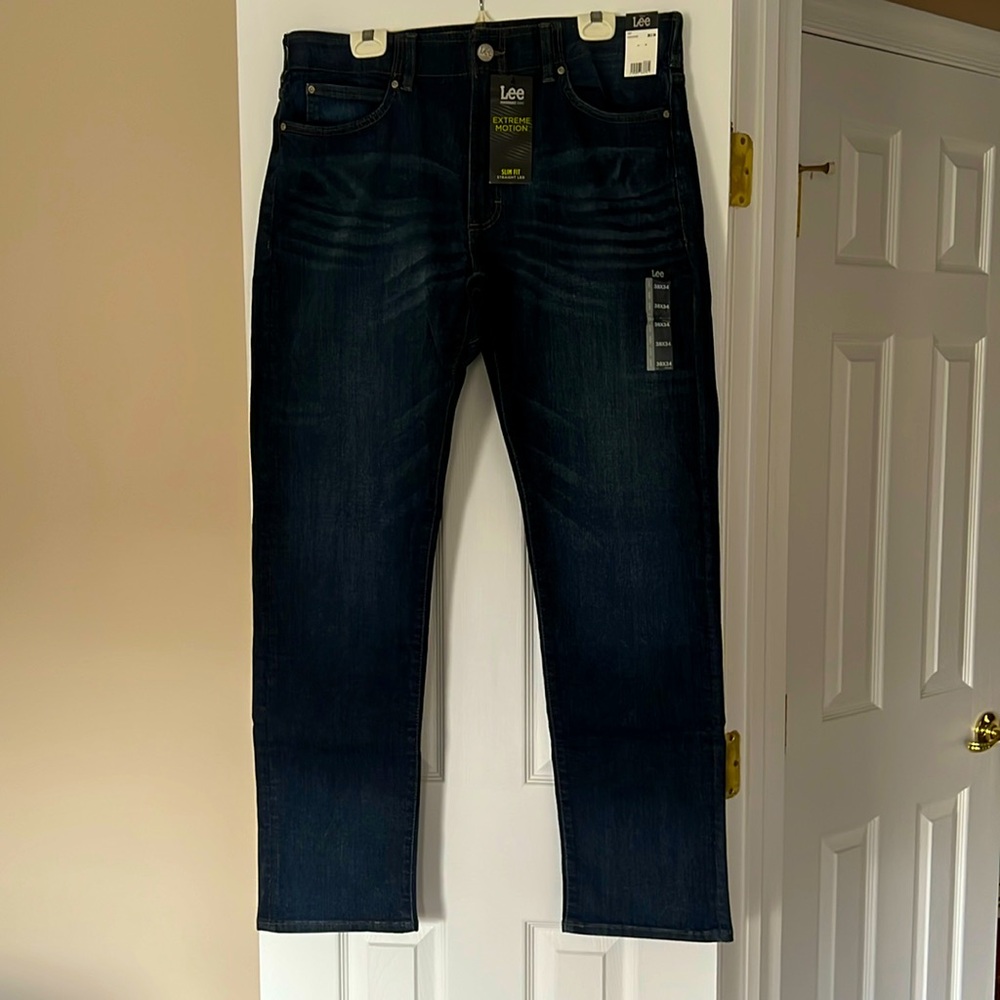 Men’s Lee Jeans.